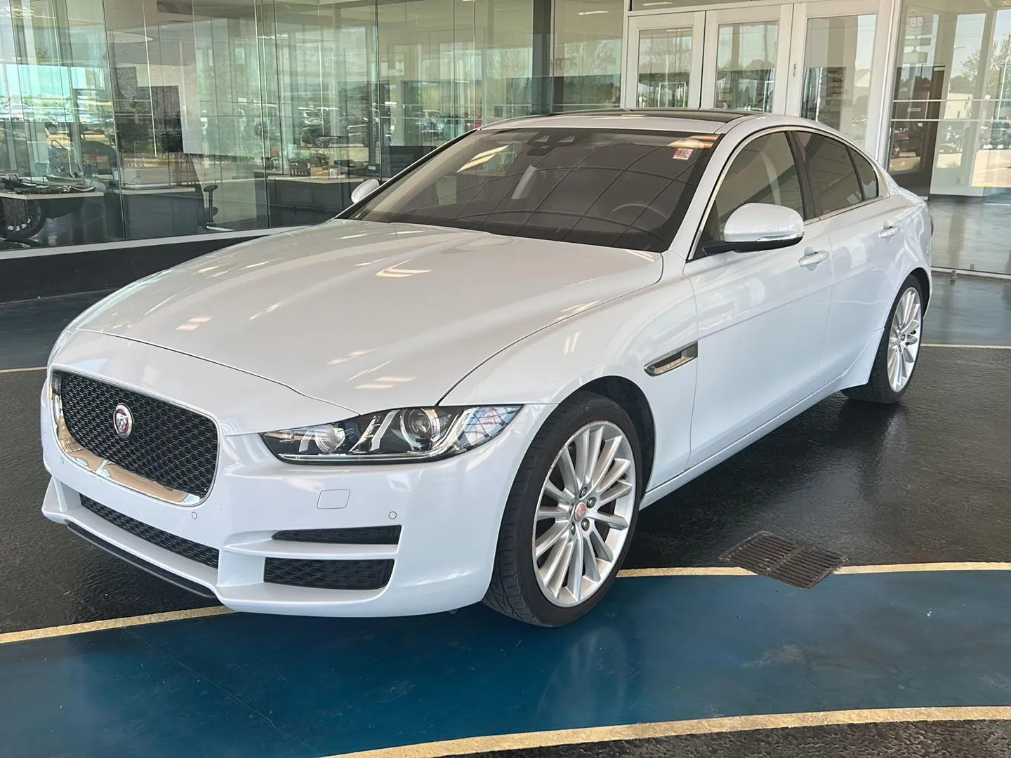 2017 Jaguar XE 35t First Edition AWD's photo