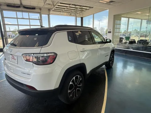 More photos of 2023 Jeep Compass Limited at Pat Clemons Inc., IA