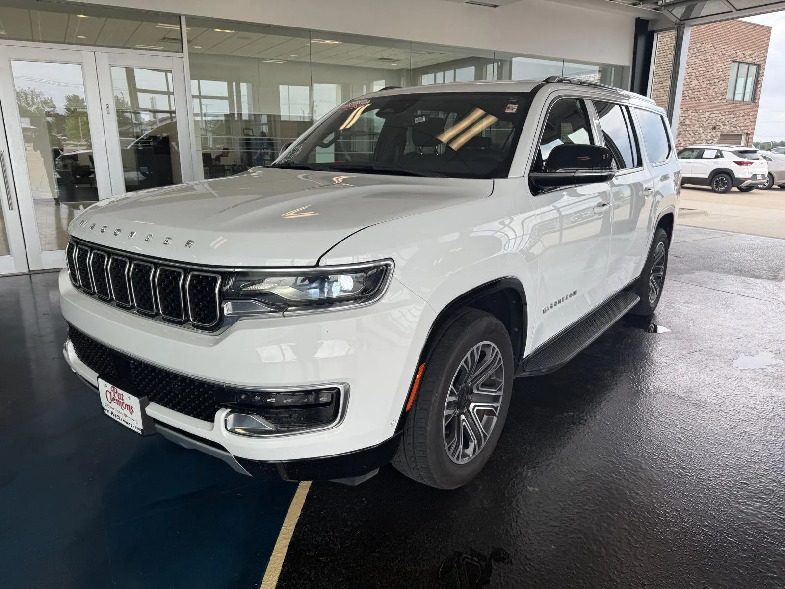 White 2023 Jeep Wagoneer L Series II for sale in Boone, IA