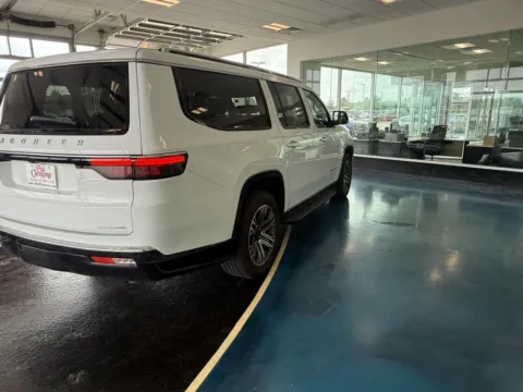 More photos of 2023 Jeep Wagoneer L Series II at Pat Clemons Inc., IA