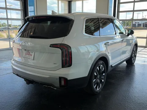 More photos of 2024 Kia Telluride SX-Prestige at Pat Clemons Inc., IA