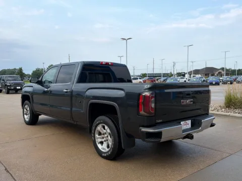 More photos of 2018 GMC Sierra 1500 SLT at Pat Clemons Inc., IA