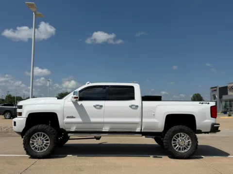 Photos of 2015 Chevrolet Silverado 2500HD Built After Aug 14 High Country for sale in Boone, IA at Pat Clemons Inc.