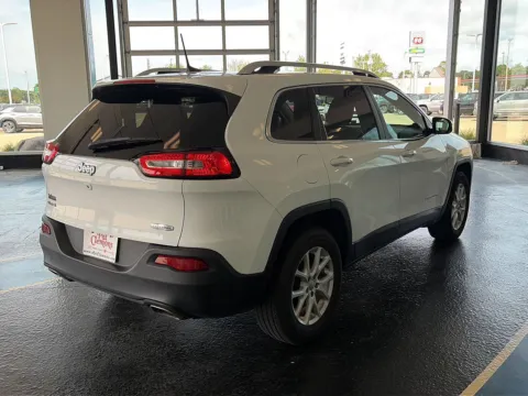 More photos of 2017 Jeep Cherokee Latitude at Pat Clemons Inc., IA