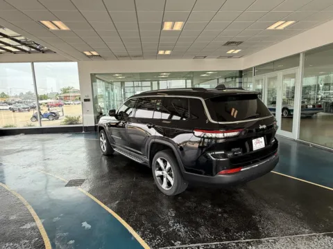 More photos of 2021 Jeep Grand Cherokee L Limited at Pat Clemons Inc., IA