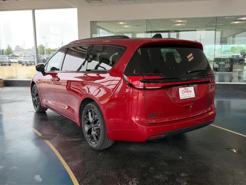 Another view of 2027 Chrysler Pacifica Select for sale in Boone, IA at Pat Clemons Inc.
