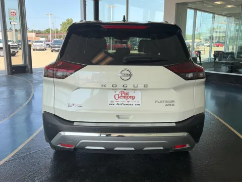 More photos of 2022 Nissan Rogue Platinum at Pat Clemons Inc., IA
