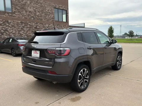 More photos of 2022 Jeep Compass Limited at Pat Clemons Inc., IA