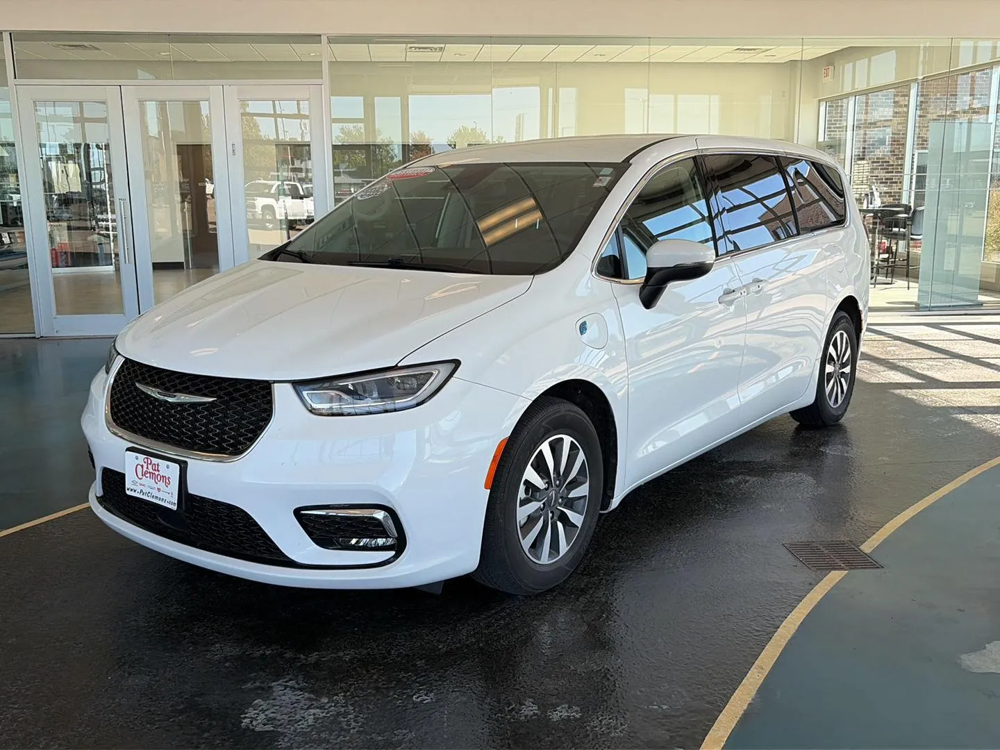 2023 Chrysler Pacifica Hybrid Touring L