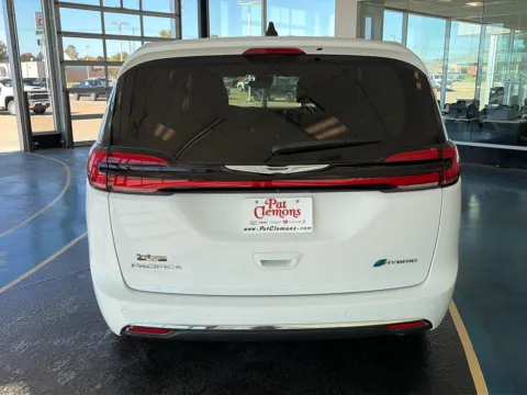 More photos of 2023 Chrysler Pacifica Hybrid Touring L at Pat Clemons Inc., IA