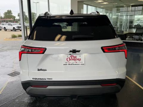 More photos of 2027 Chevrolet Equinox AWD LT at Pat Clemons Inc., IA