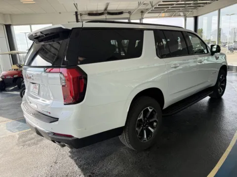More photos of 2027 GMC Yukon XL AT4 at Pat Clemons Inc., IA