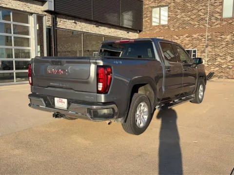 More photos of 2021 GMC Sierra 1500 SLE at Pat Clemons Inc., IA