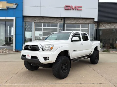 White 2013 Toyota Tacoma V6 for sale in Boone, IA