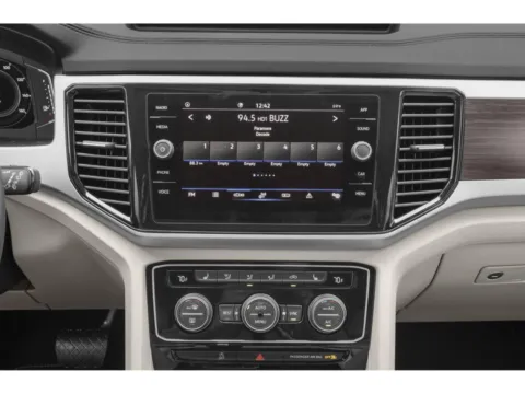 More photos of 2023 Volkswagen Atlas 3.6L V6 SE w/Technology at Pat Clemons Inc., IA