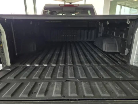 More photos of 2022 GMC Sierra 1500 SLT at Pat Clemons Inc., IA