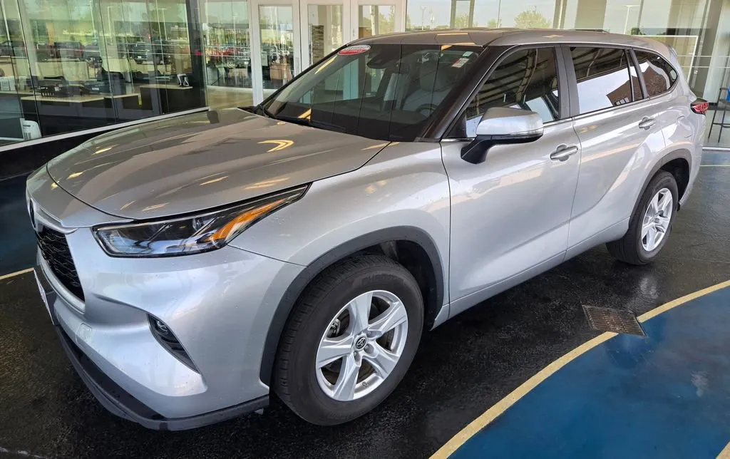 Silver 2023 Toyota Highlander L for sale in Boone, IA
