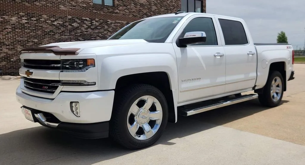 White 2018 Chevrolet Silverado 1500 LTZ for sale in Boone, IA