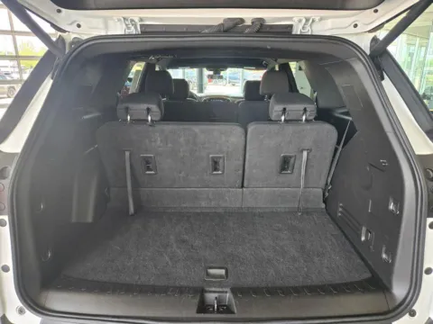 More photos of 2023 Chevrolet Traverse LT Cloth at Pat Clemons Inc., IA