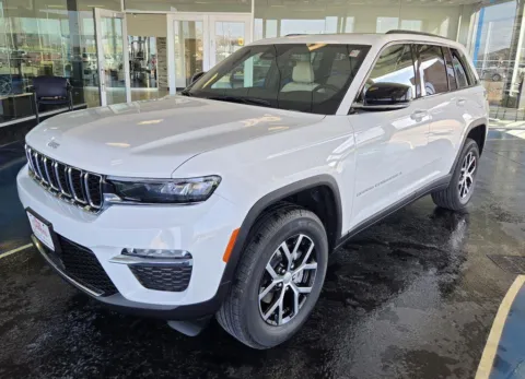White 2025 Jeep Grand Cherokee Limited for sale in Boone, IA