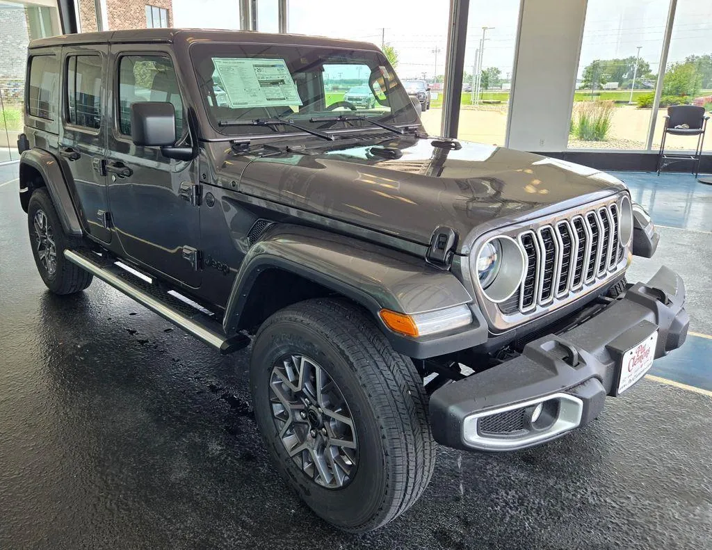 2025 Jeep Wrangler 4-Door Sahara - Photo 11