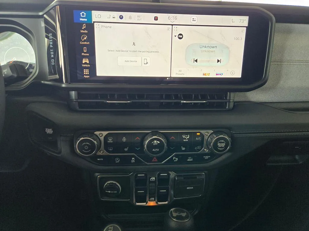 2025 Jeep Wrangler 4-Door Sahara - Photo 21