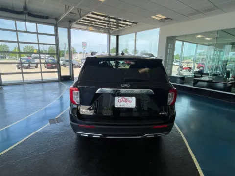 More photos of 2022 Ford Explorer XLT at Pat Clemons Inc., IA