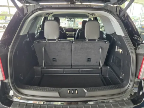 More photos of 2022 Ford Explorer XLT at Pat Clemons Inc., IA
