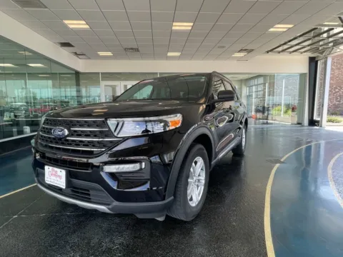 Photos of 2022 Ford Explorer XLT for sale in Boone, IA at Pat Clemons Inc.