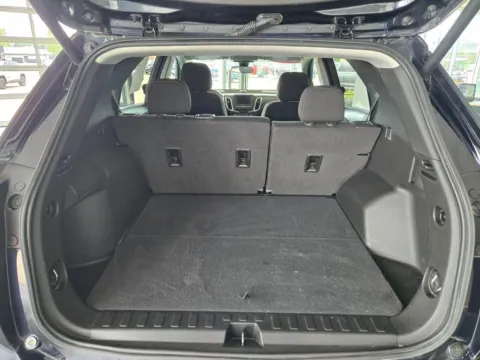 More photos of 2021 Chevrolet Equinox LT at Pat Clemons Inc., IA