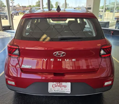 More photos of 2020 Hyundai Venue SEL at Pat Clemons Inc., IA