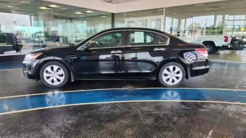 Photos of 2010 Honda Accord Sdn EX-L for sale in Boone, IA at Pat Clemons Inc.