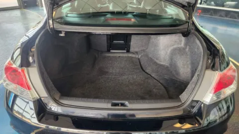 More photos of 2010 Honda Accord Sdn EX-L at Pat Clemons Inc., IA