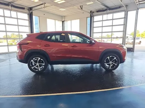 More photos of 2024 Chevrolet Trax 1RS at Pat Clemons Inc., IA