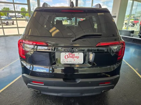 More photos of 2022 GMC Acadia SLE at Pat Clemons Inc., IA