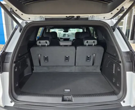More photos of 2026 GMC Acadia AWD AT4 at Pat Clemons Inc., IA