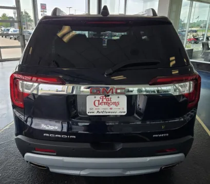 More photos of 2021 GMC Acadia SLE at Pat Clemons Inc., IA