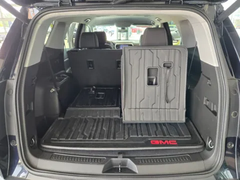 More photos of 2021 GMC Acadia SLE at Pat Clemons Inc., IA