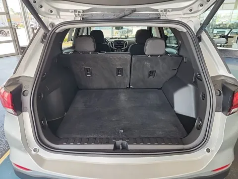 More photos of 2022 Chevrolet Equinox LT at Pat Clemons Inc., IA