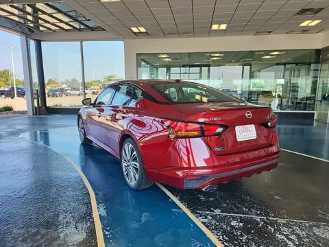 Another view of 2023 Nissan Altima 2.5 SL for sale in Boone, IA at Pat Clemons Inc.