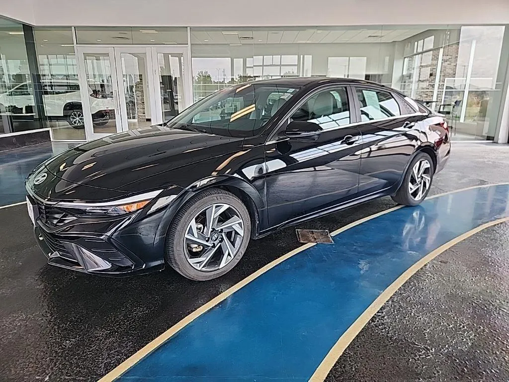 Black 2024 Hyundai Elantra Limited for sale in Boone, IA