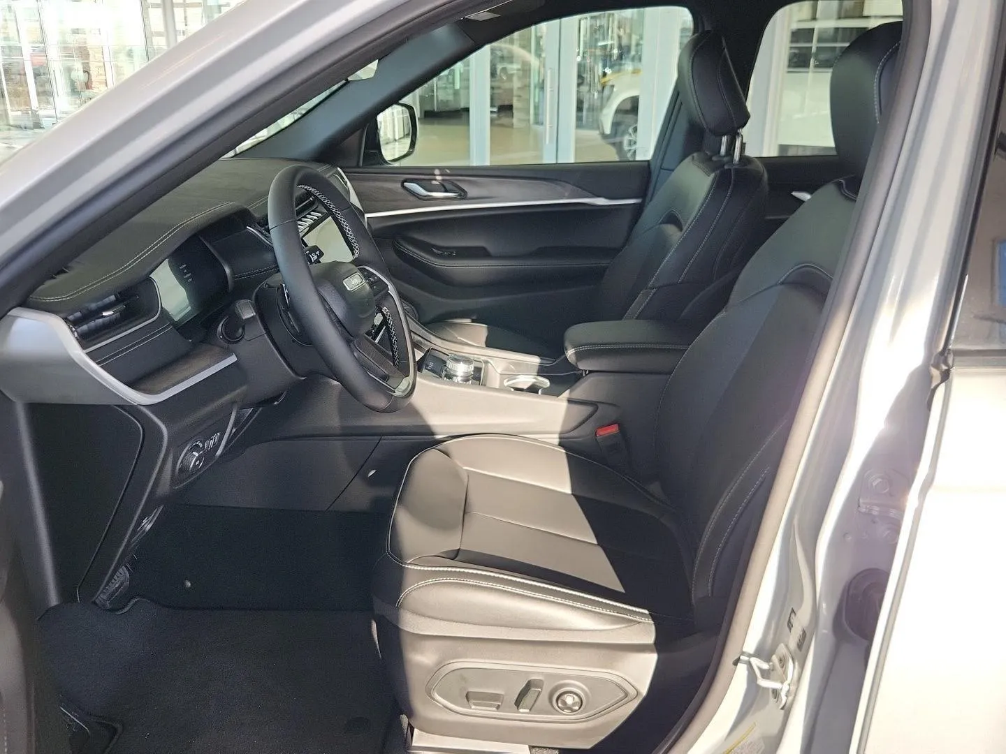 2025 Jeep Grand Cherokee Limited - Photo 17
