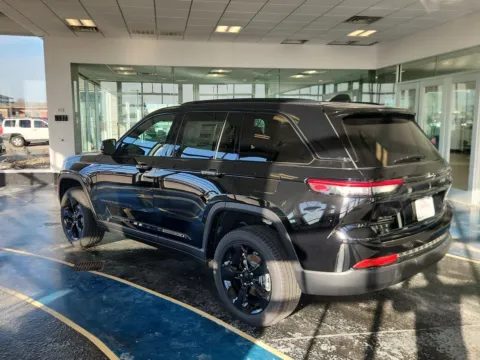 Another view of 2025 Jeep Grand Cherokee Limited for sale in Boone, IA at Pat Clemons Inc.