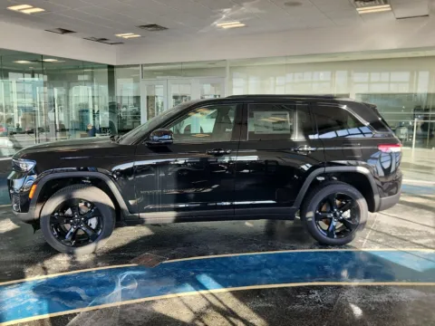 Photos of 2025 Jeep Grand Cherokee Limited for sale in Boone, IA at Pat Clemons Inc.