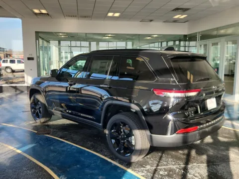 Another view of 2025 Jeep Grand Cherokee Limited for sale in Boone, IA at Pat Clemons Inc.