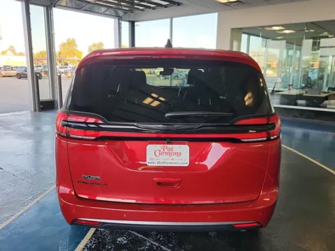 More photos of 2026 Chrysler Pacifica Select at Pat Clemons Inc., IA