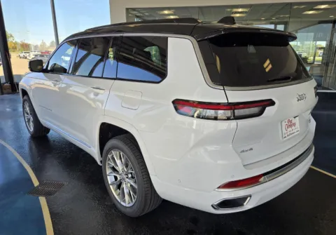 Another view of 2025 Jeep Grand Cherokee L Summit for sale in Boone, IA at Pat Clemons Inc.