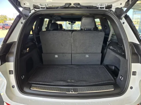 More photos of 2025 Jeep Grand Cherokee L Summit at Pat Clemons Inc., IA