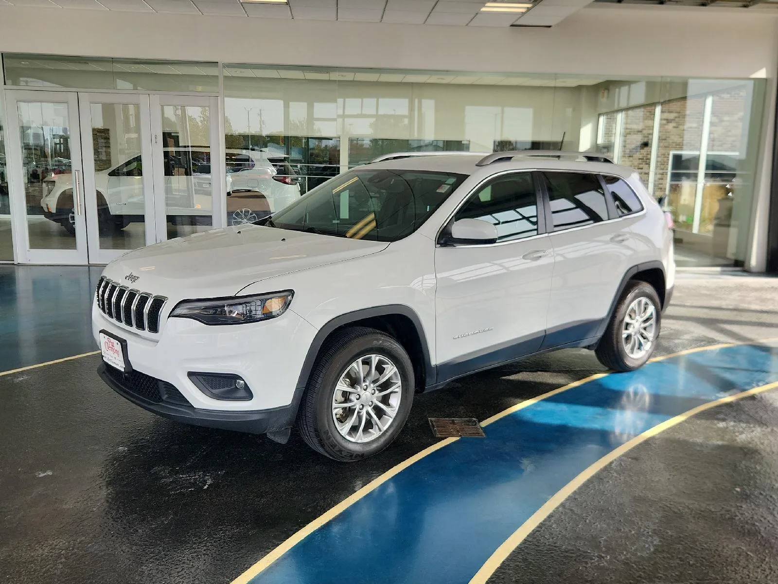 White 2021 Jeep Cherokee Latitude Lux for sale in Boone, IA