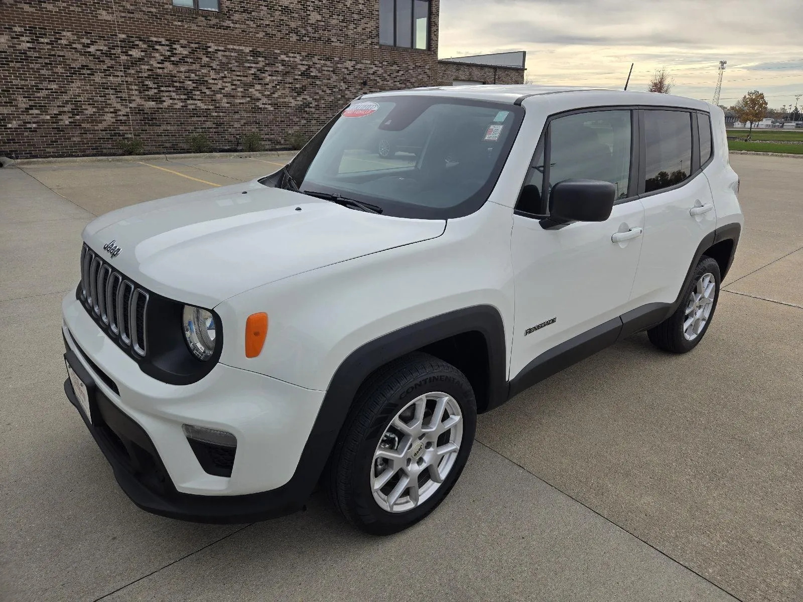 White 2023 Jeep Renegade Latitude for sale in Boone, IA